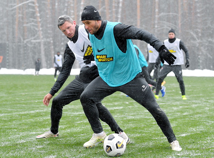 https://shakhtar.com/-/media/fcsd/news/2021/february/8_news/8_training-session/702.jpg?sc_lang=en