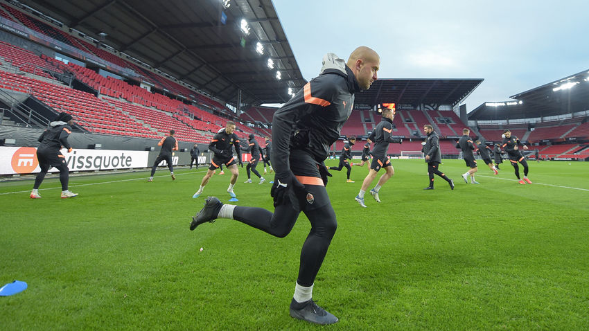 https://shakhtar.com/-/media/fcsd/news/2023/february/22_news/22_open-training-session/gal/dsc_7145dsa_2396.jpg?1677137600940