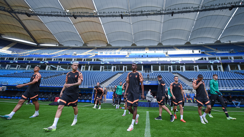 https://shakhtar.com/-/media/fcsd/news/2023/september/18_news/18_open-training-session/gal/dsc_3673dsa_0065.jpg?1695113531279