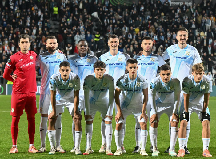 Shakhtar_Rijeka_introducing the opponents