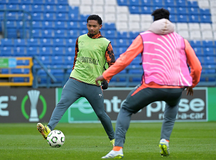 FC Shakhtar open training session