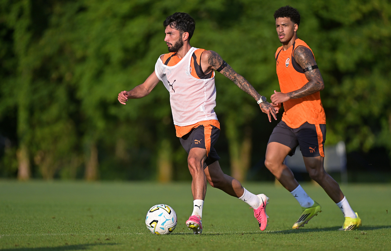 FC Shakhtar training camp
