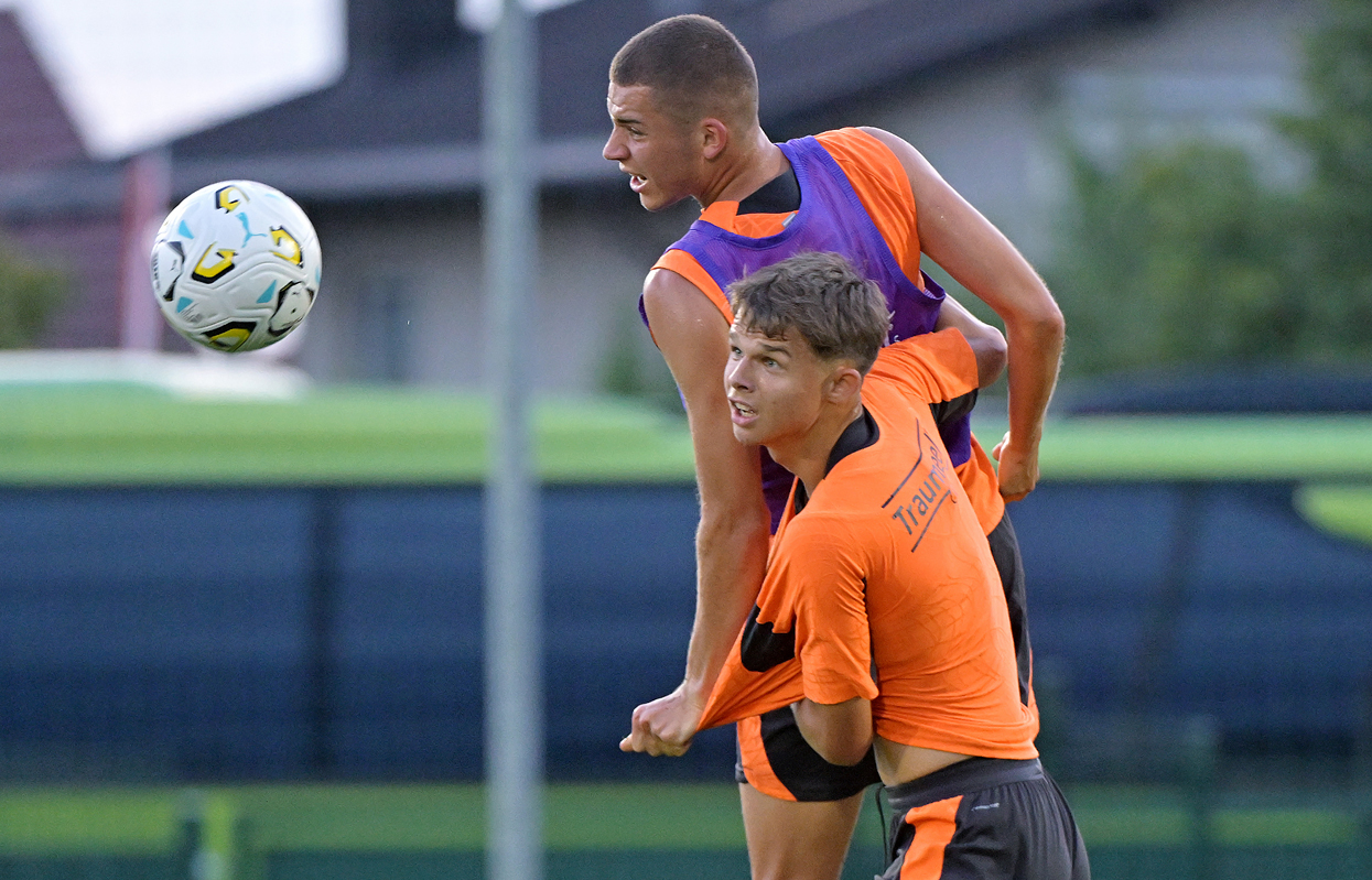 FC Shakhtar training camp