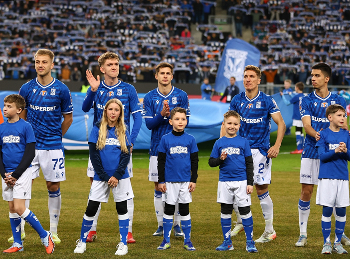 Lech_Shakhtar_introducing the opponents