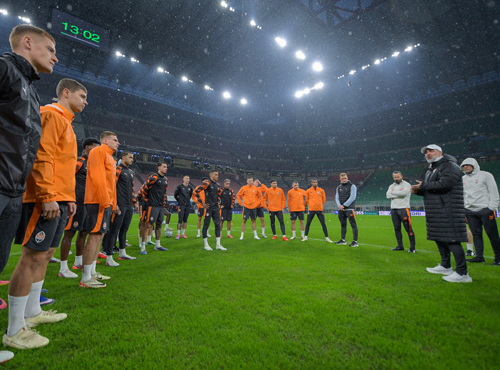 FC Shakhtar open training session