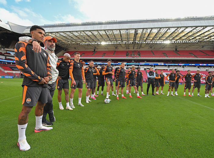 FC Shakhtar open training session