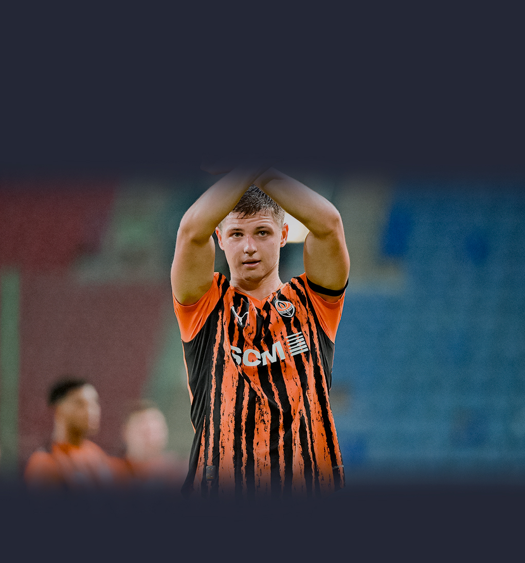 Валерий Бондарь Валерий Бондарь в составе ФК Шахтёр